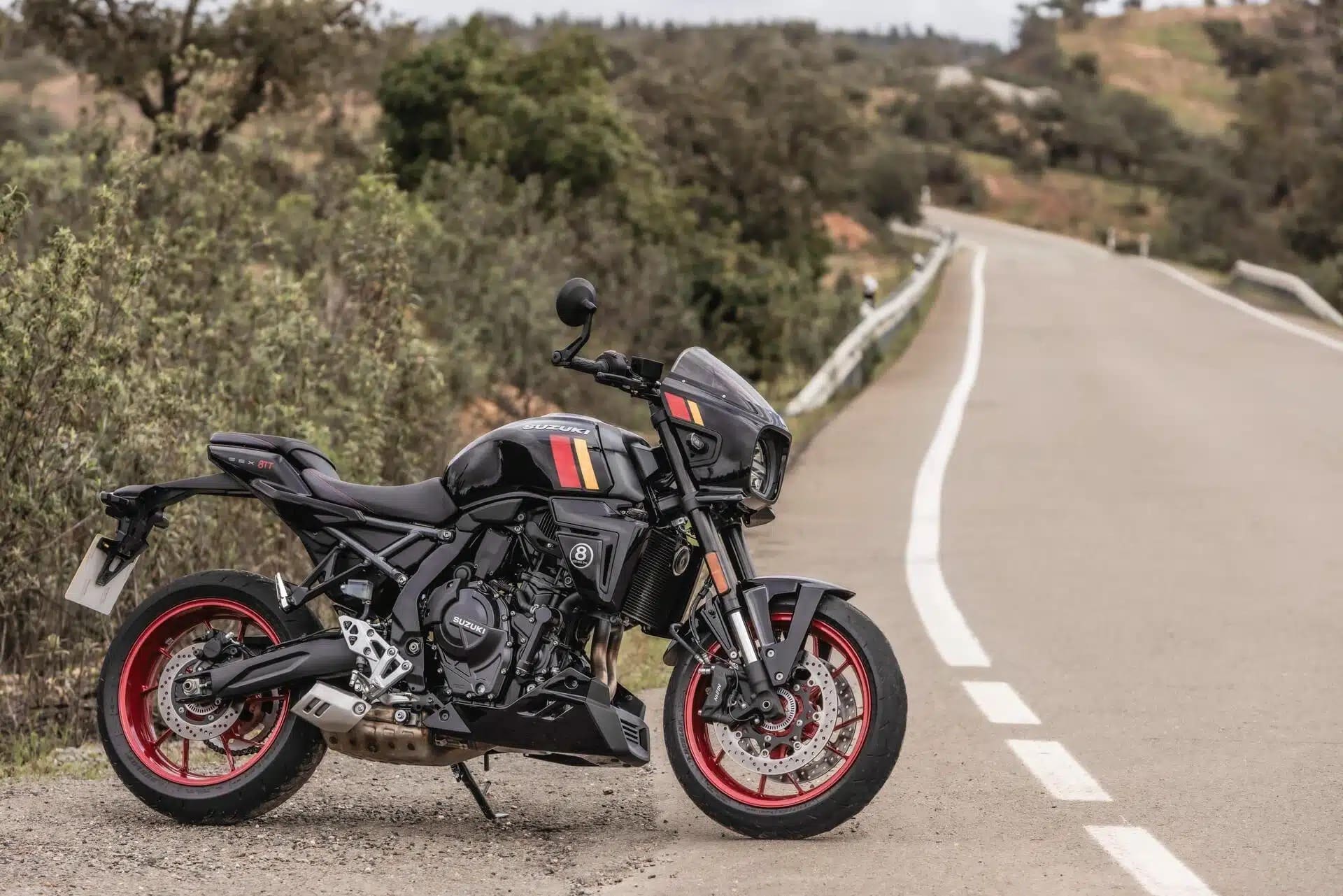 Suzuki GSX-8TT 2025：现在在我国的品牌COS中可用