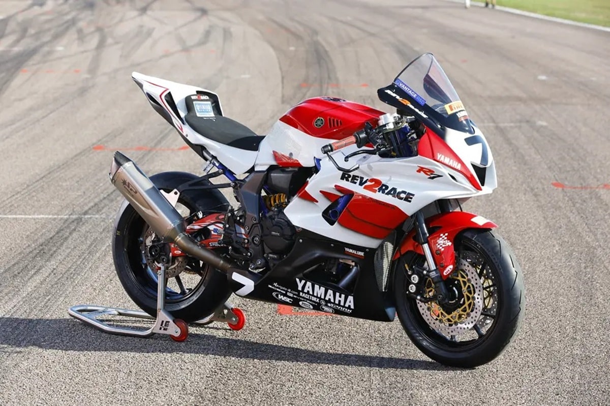YZF R7 del Rev2Race Team: Los icónicos colores 70 Aniversario de Yamaha regresan a la competición
