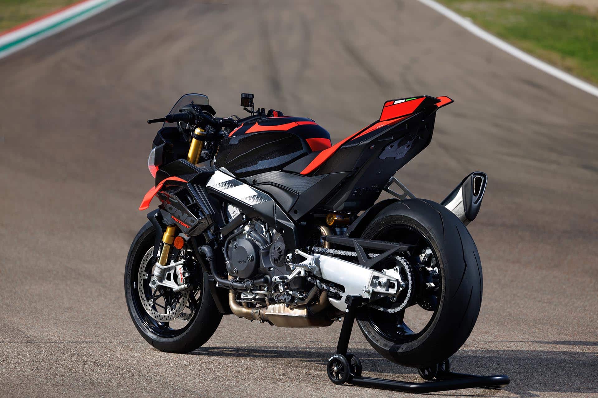 Cacos直接去了四月