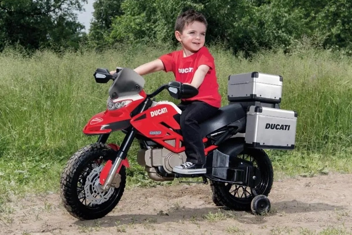 Pug Perego X Ducati Toys Collection：Red Passion在小孩子中延伸