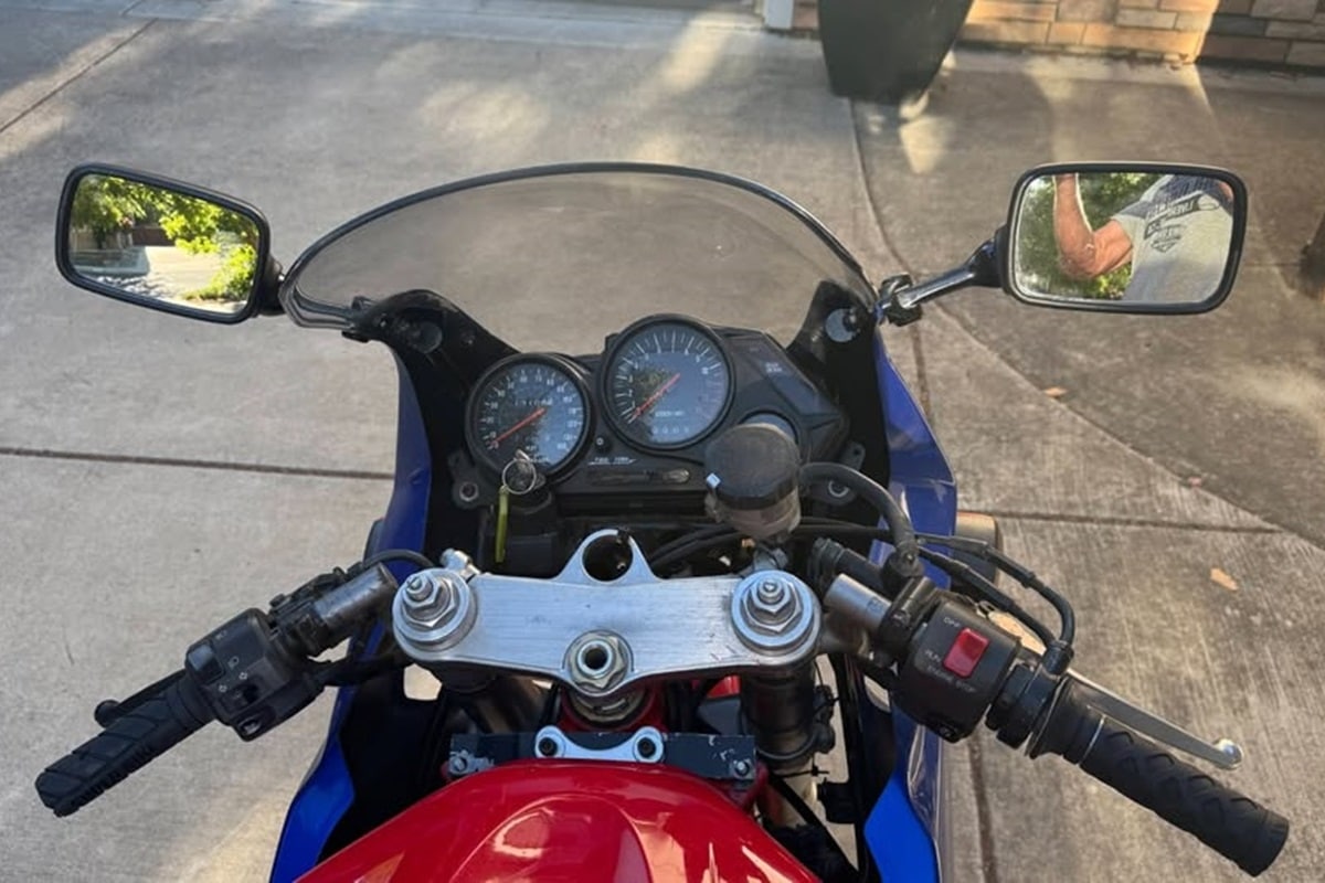 出售由朱利安·法拉姆（Julian Farnam）制造的AK-1赛车手之一，带有个性化底盘