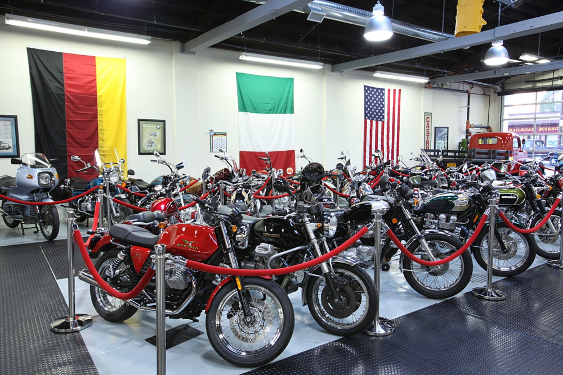 比利·乔尔（Billy Joel）出售她的摩托车