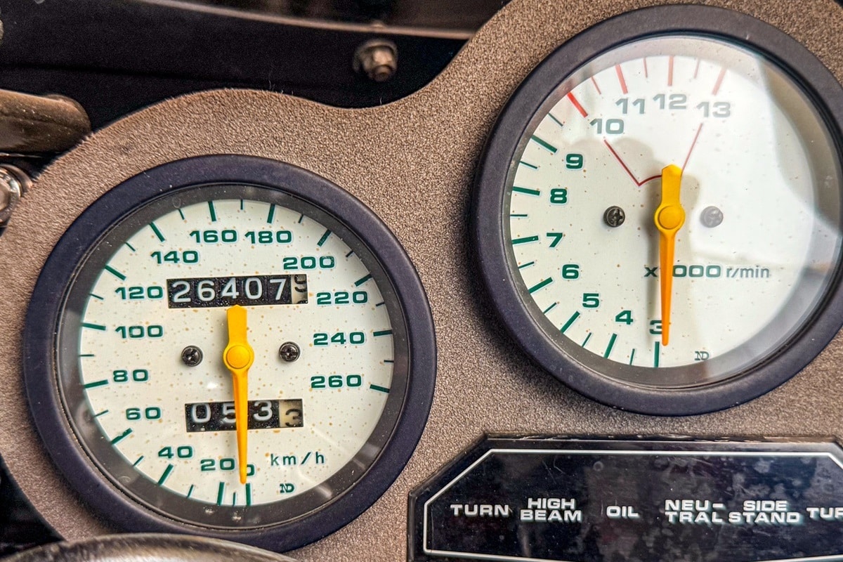 向下摩托车出售：Suzuki RG500 Gamma 1986