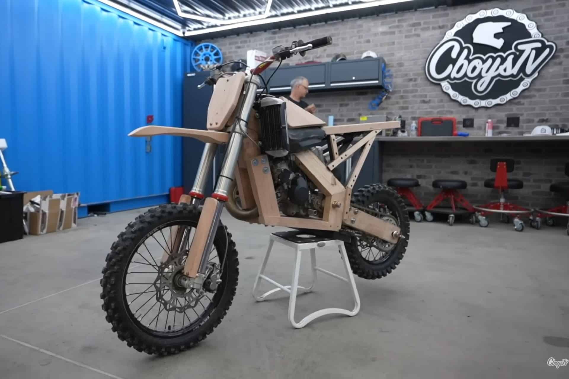 Cboys Chasis de madera y mecánica GasGas