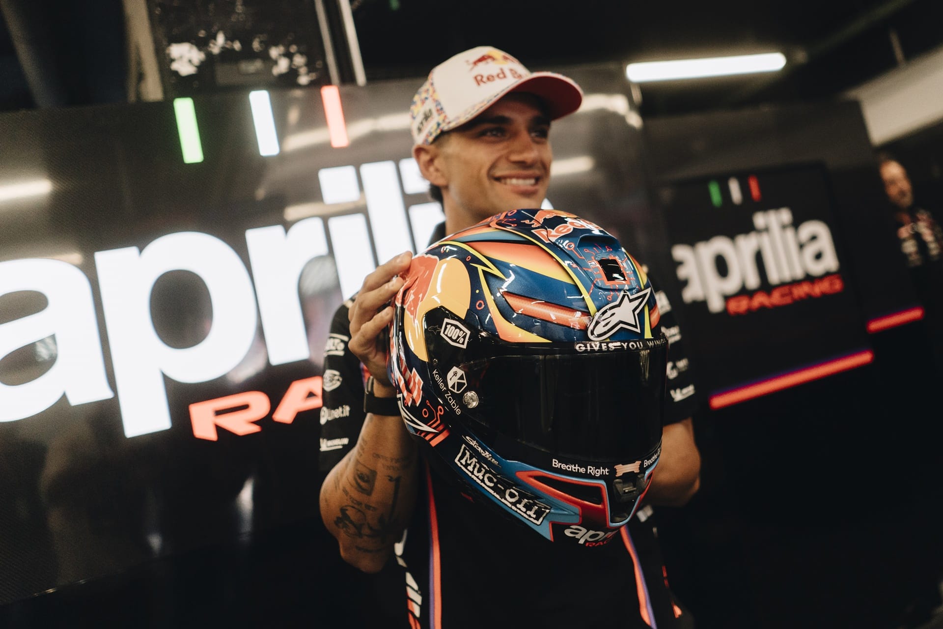 Jorge Martín luce con motivo del GP de Cataluña un casco diseñado por jugadores del videojuego MotoGP 25