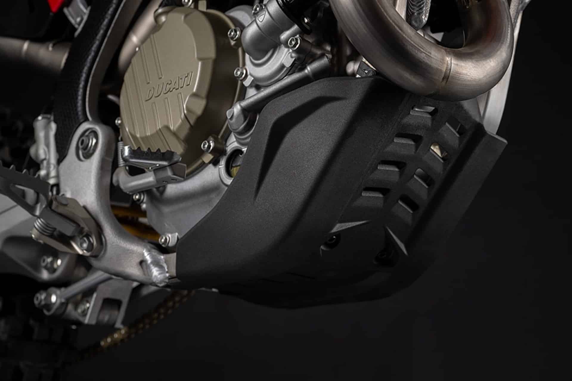 照片：Ducati Performance为Demo450 MX提供了新的配件，以获得最大的轨道性能