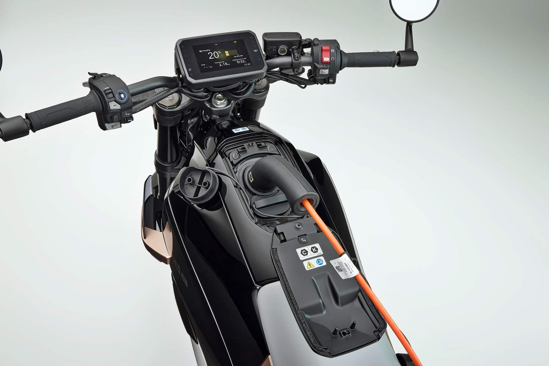 本田WN7：该品牌的第一批大型电动摩托车已经有一个日期和价格