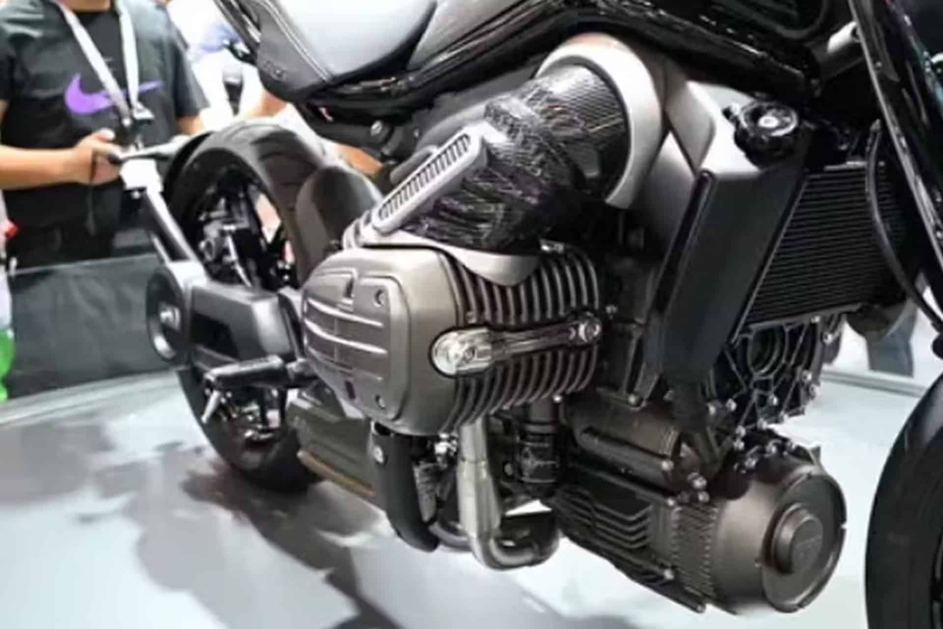 New Benda P51概念：250 CC Boxer发动机，70 hp和混合技术