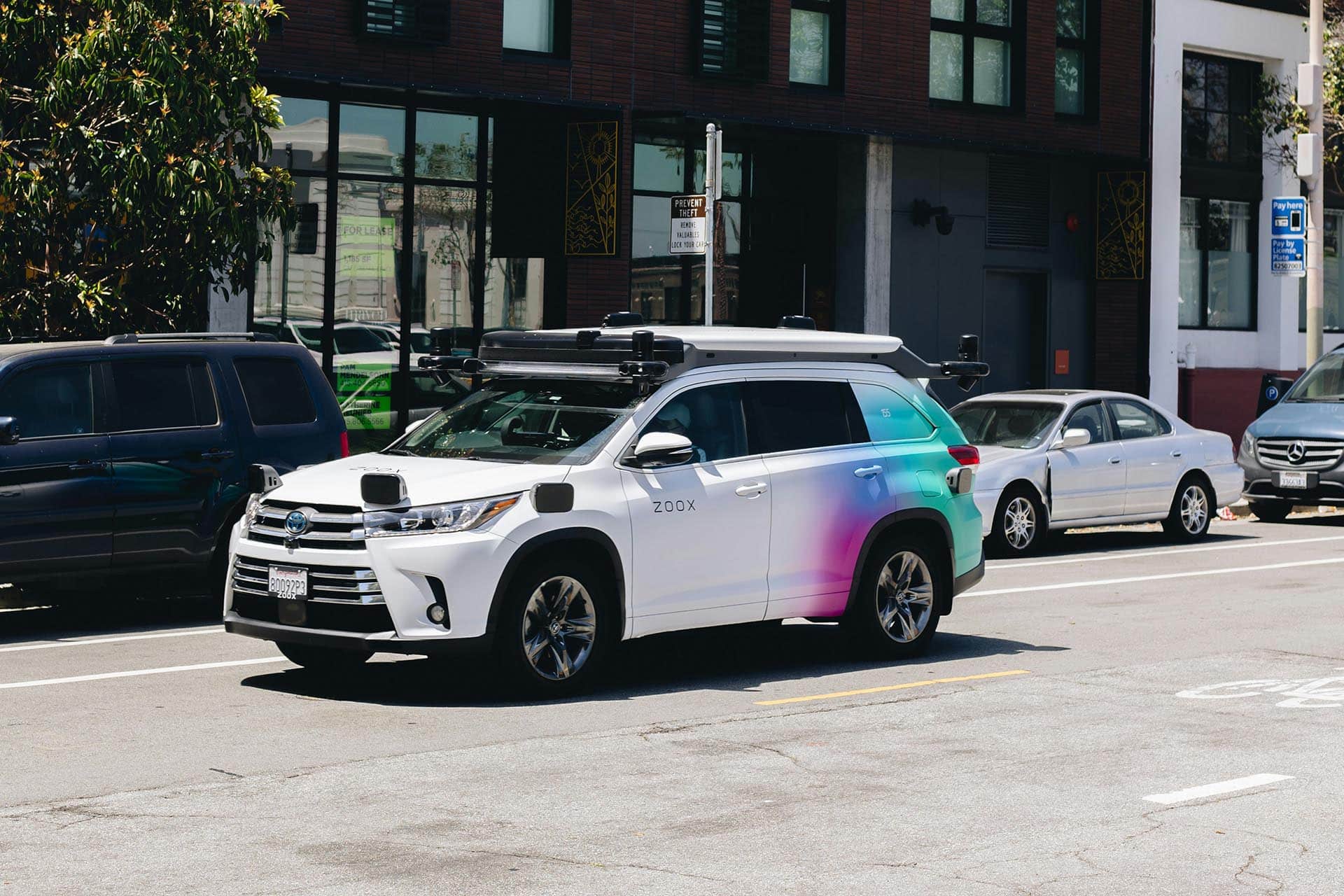 在已经是100％自动驾驶汽车的国家中，问题也出现了