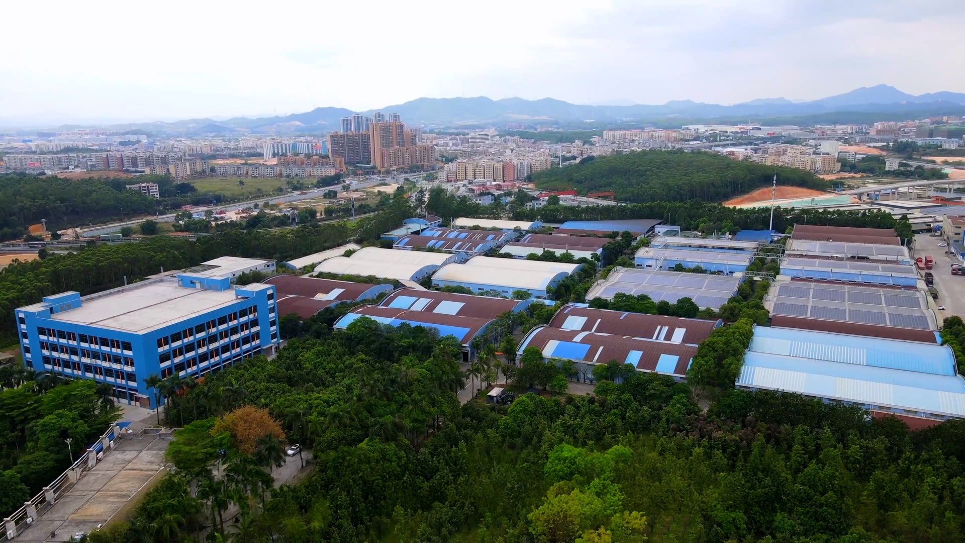 我们访问LS2的总部