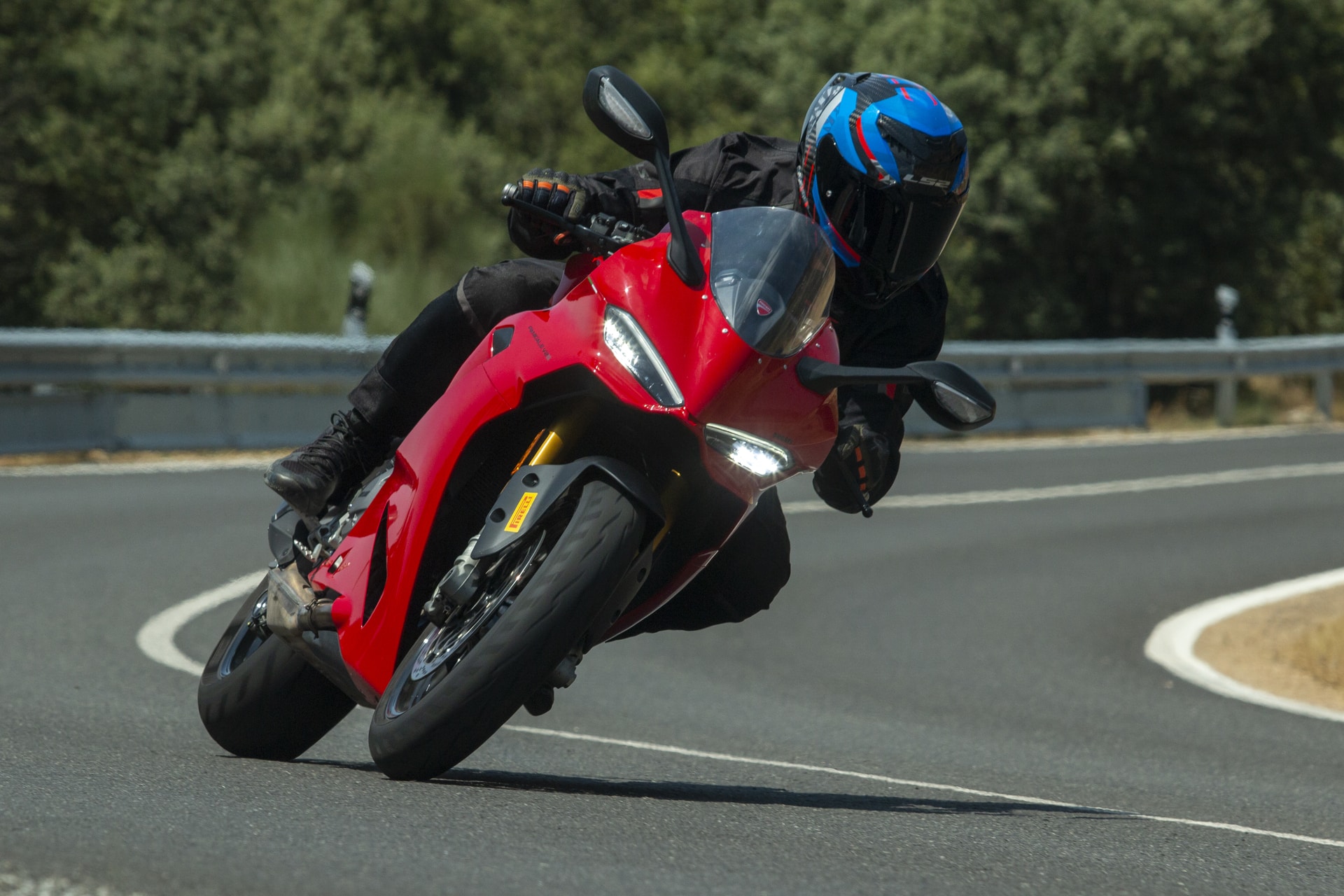 我们访问LS2的总部