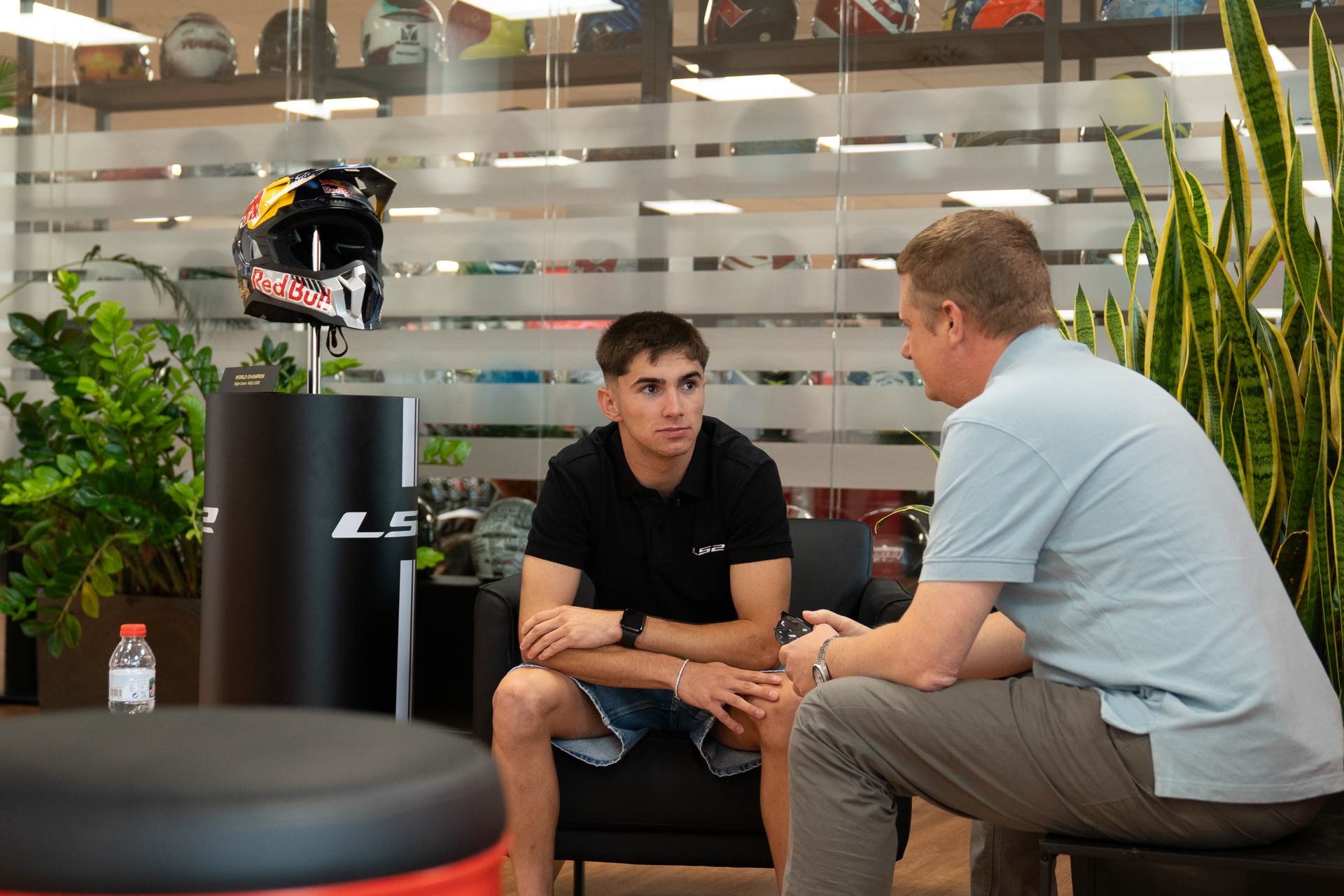 我们访问LS2的总部