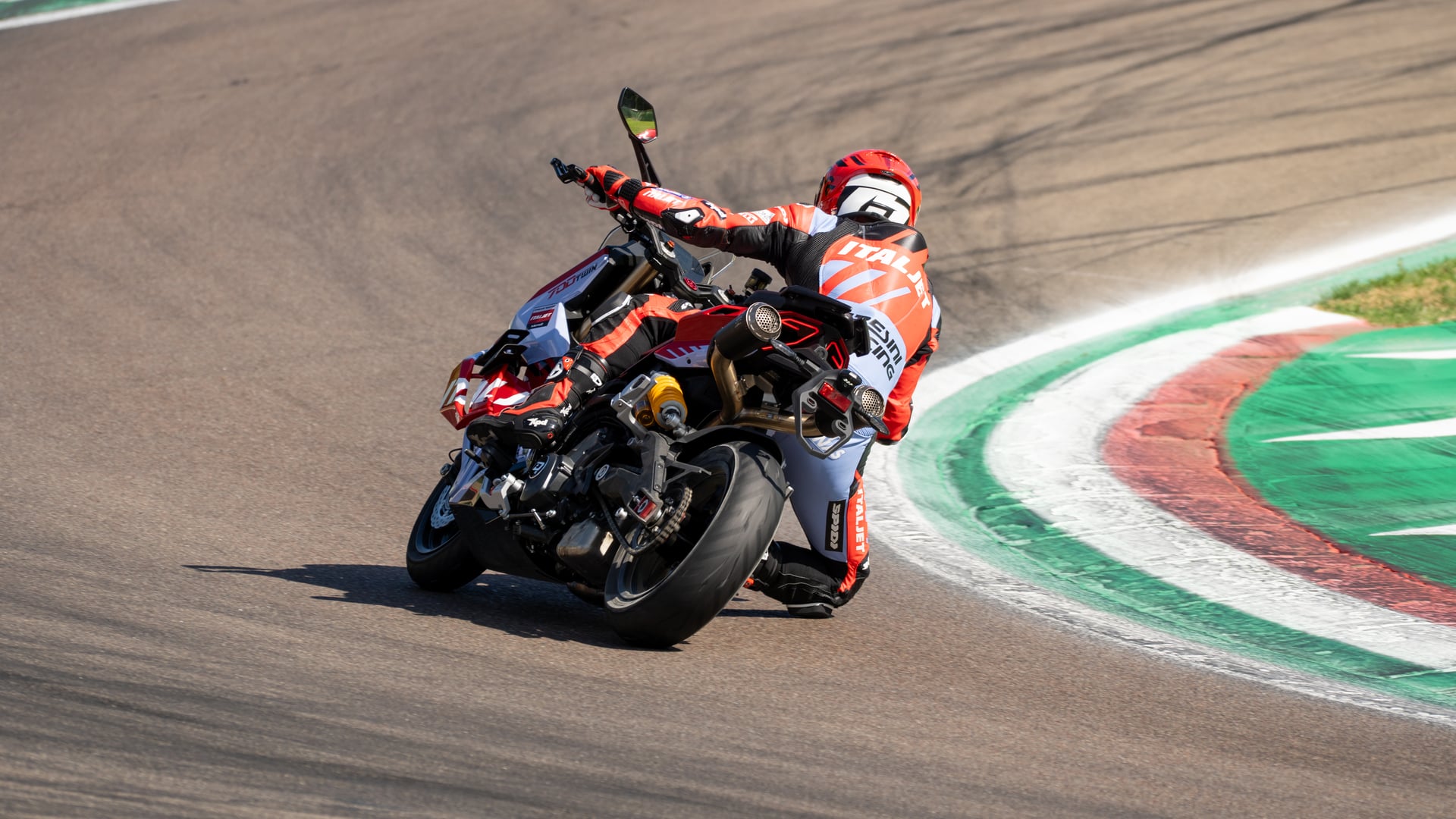 测试Italjet Dragster 700 Twin限量版