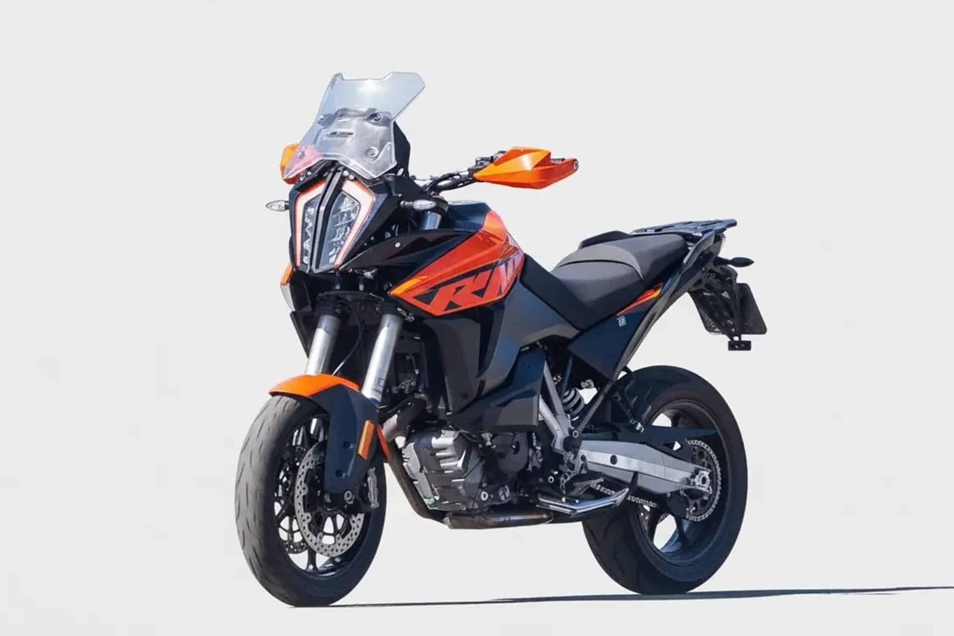 Las siglas 1390 SMT vuelven a sonar con fuerza para un posible debut comercial con motivo de EICMA 2025