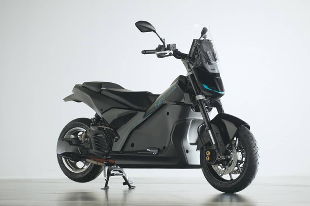 雅马哈原型 BEV：未来电动跑车的形象和当前 R9 的相似之处