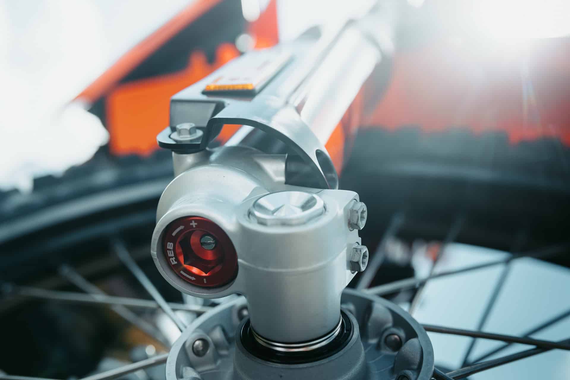 新系列 WP PRO 2025 组件现已适用于 KTM 的 390/125 Enduro R 和 390 Adventure R