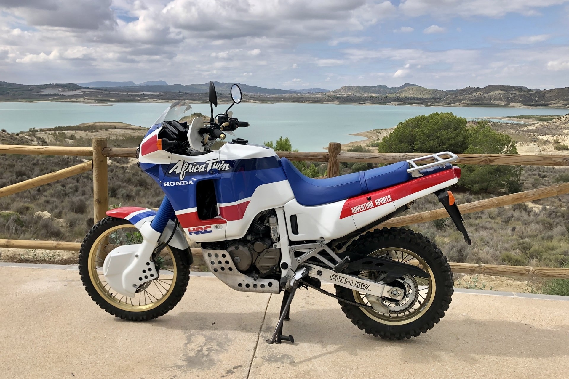“老派”回顾：本田 XRV650 Africa Twin