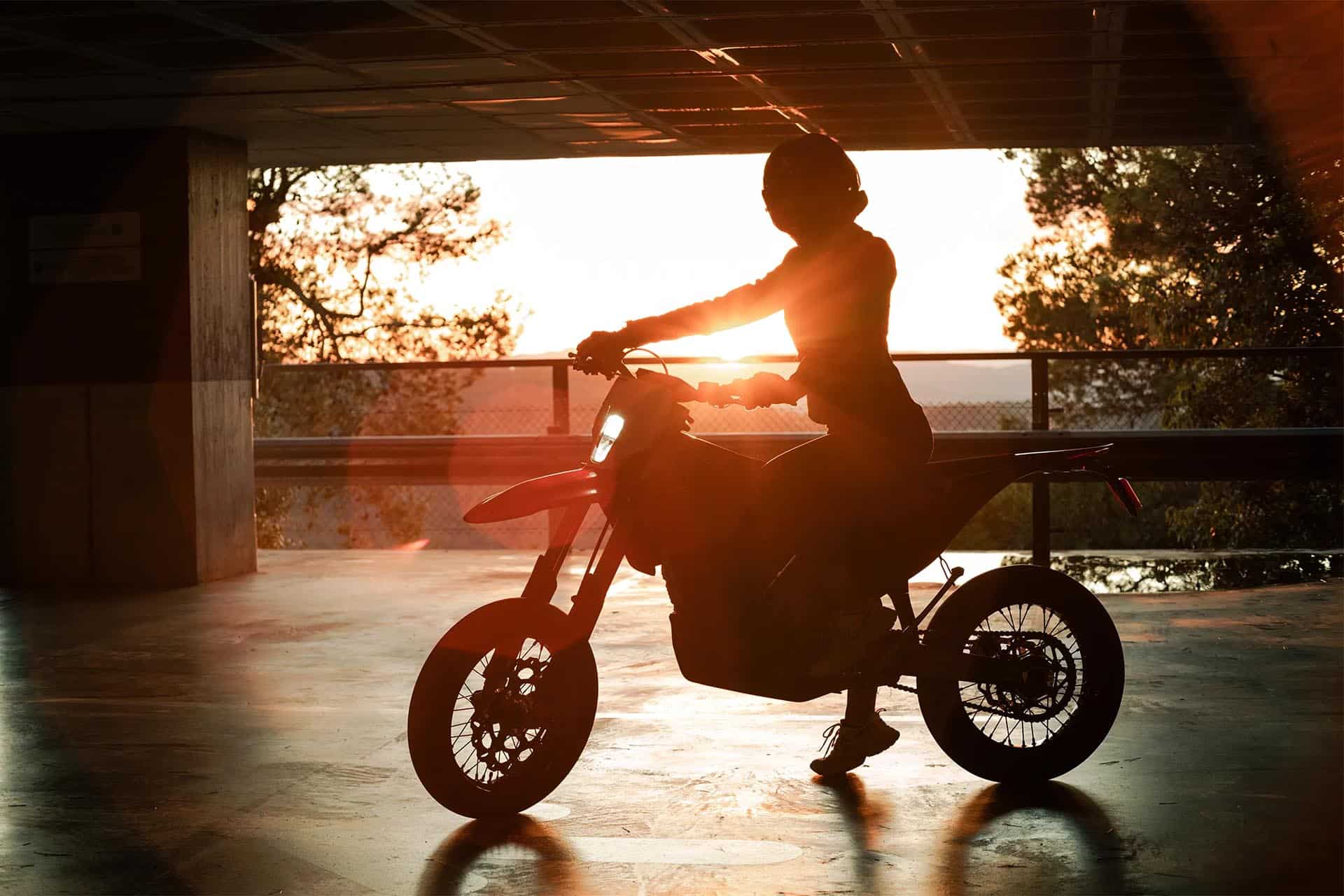 Stark Varg SM, la eléctrica que destrozará el segmento con su ratio peso-potencia