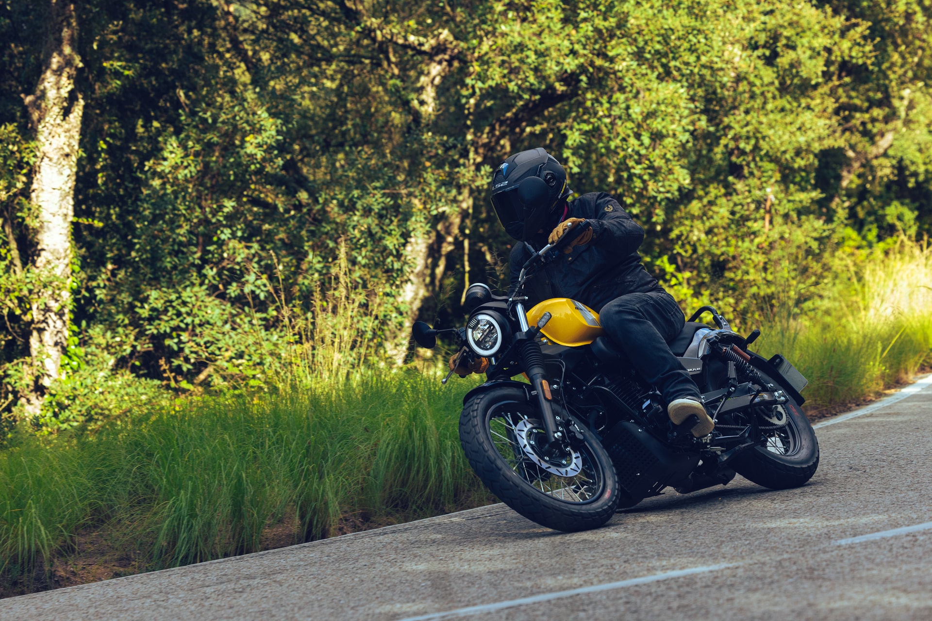 测试 Macbor Rockster 125 Evo/Rockster Flat 125 Evo