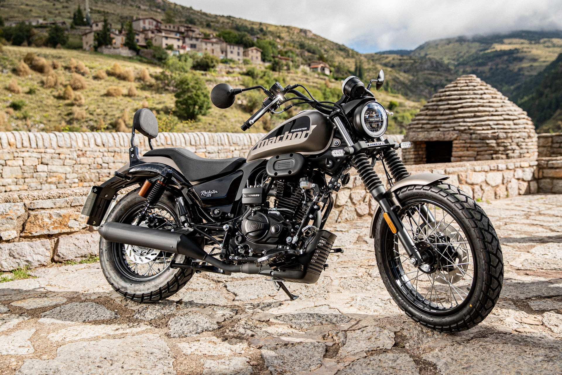 测试 Macbor Rockster 125 Evo/Rockster Flat 125 Evo