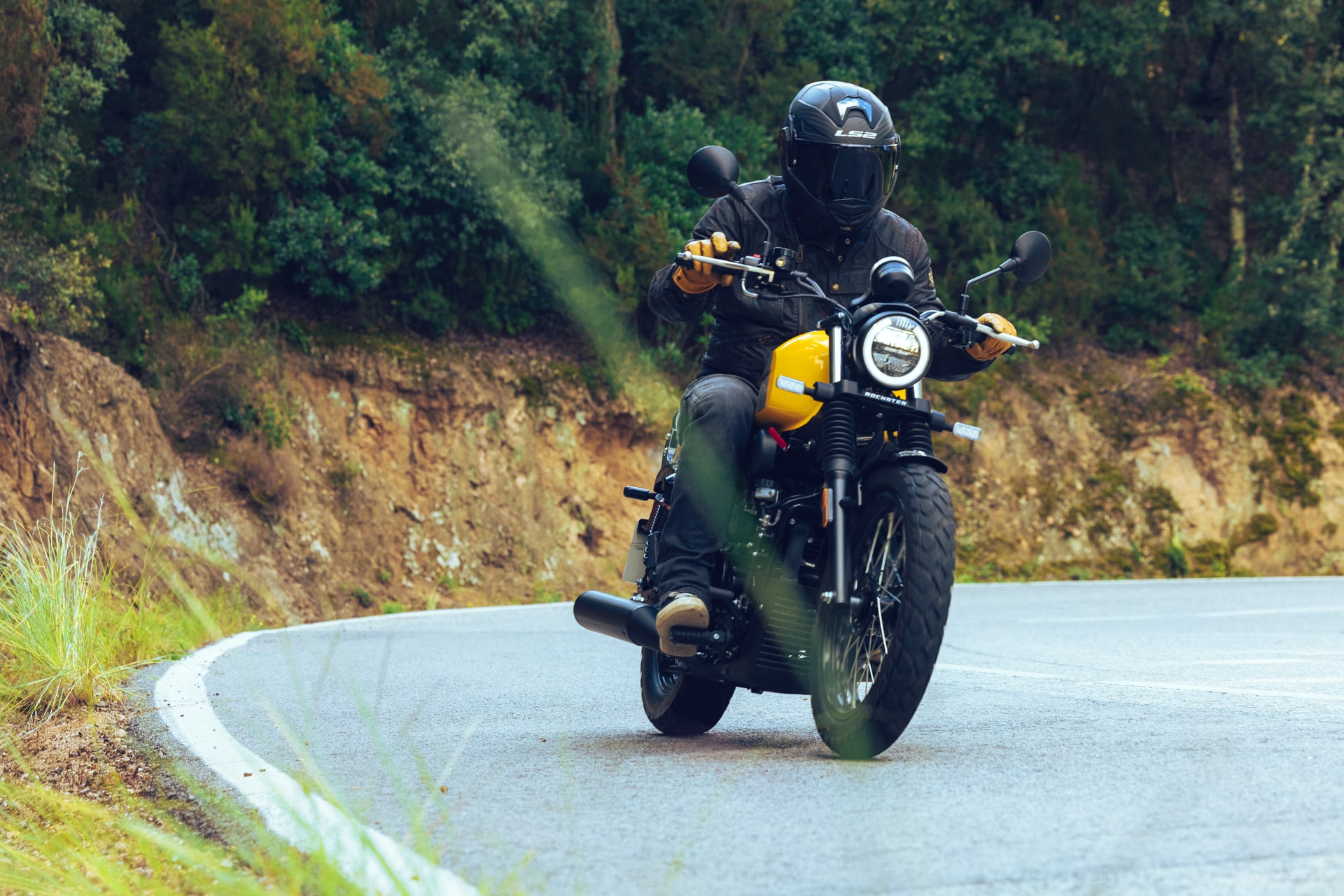 测试 Macbor Rockster 125 Evo/Rockster Flat 125 Evo