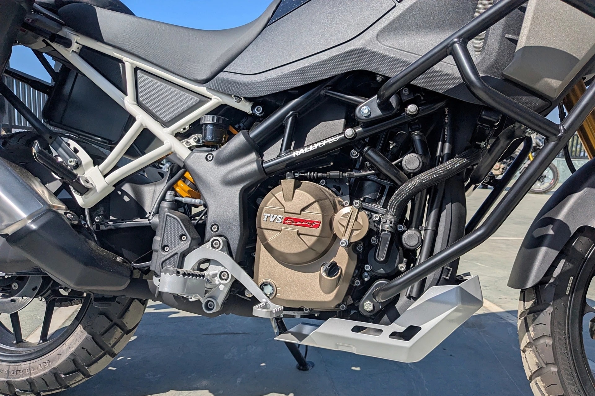 新款 Apache RTX 2026：TVS Motor 推出全新 ADV 车型“Rally、Tourer、Xtreme”