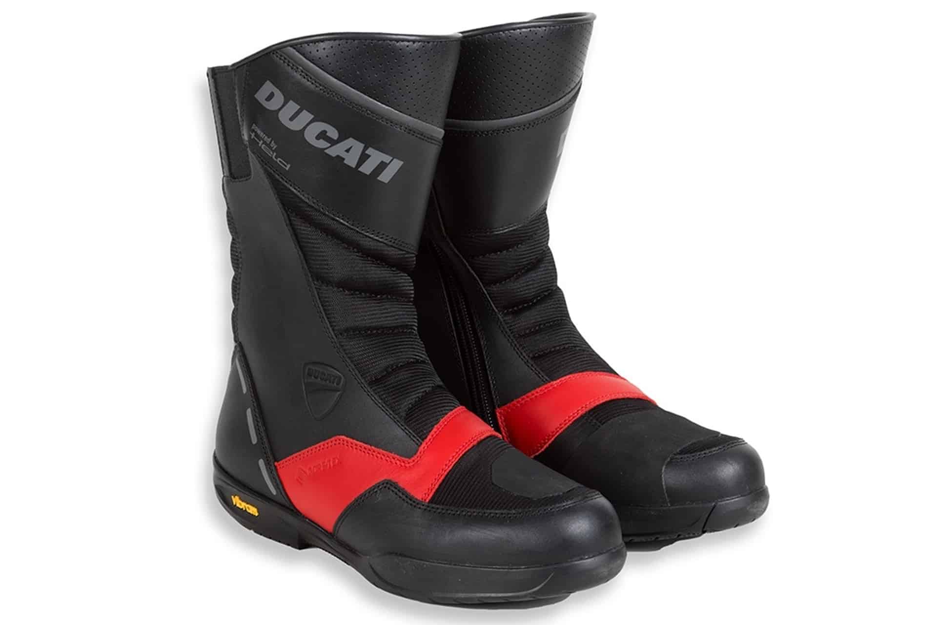 新款杜卡迪 Corse City C3 和 Strada C4 靴子：卓越的性能和舒适度，同时又不放弃风格