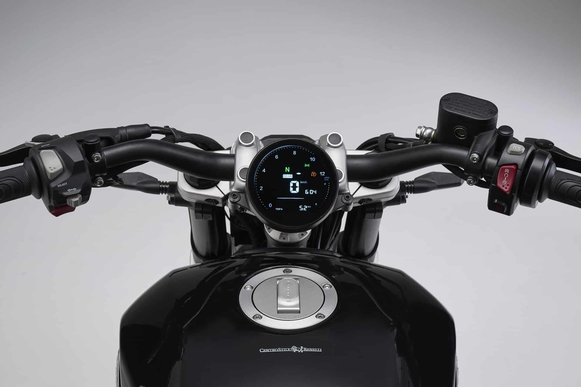 贝内利 Leoncino 浮标 400 2026