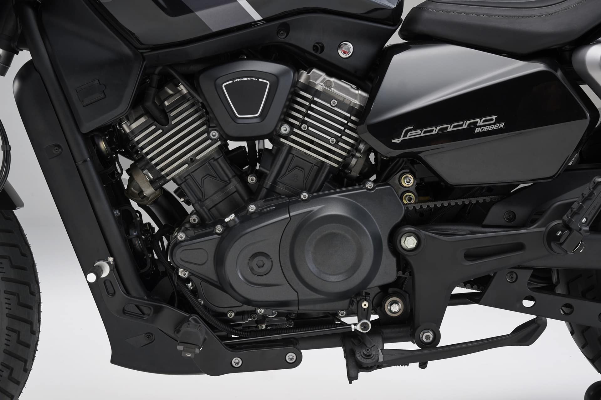 贝内利 Leoncino 浮标 400 2026