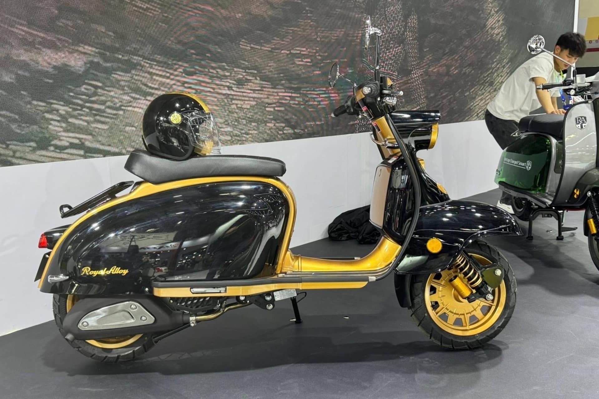 全新皇家合金 JPS 350 系列：外观经典，内部科技