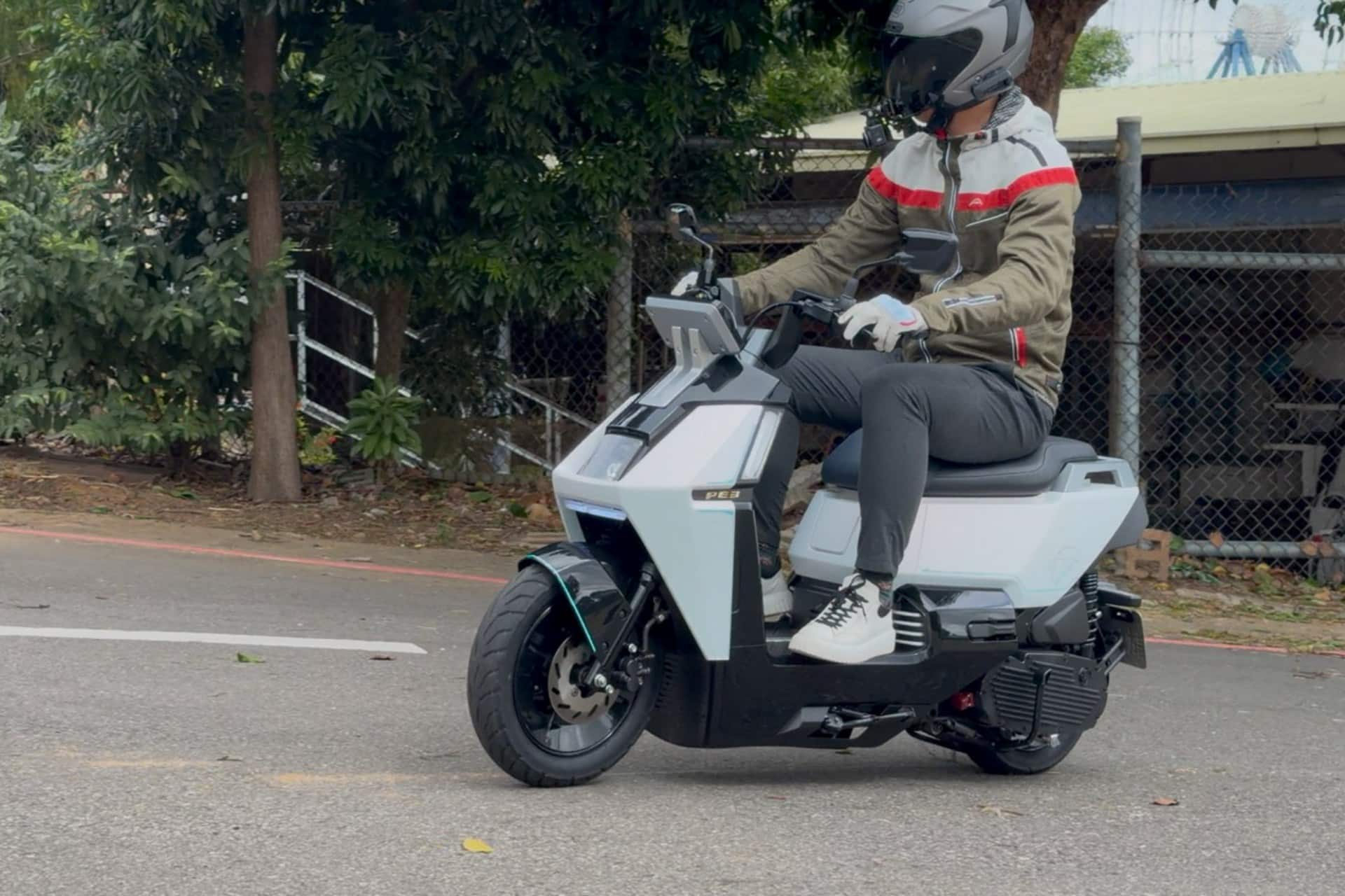 SYM PE3插电式混合动力踏板车