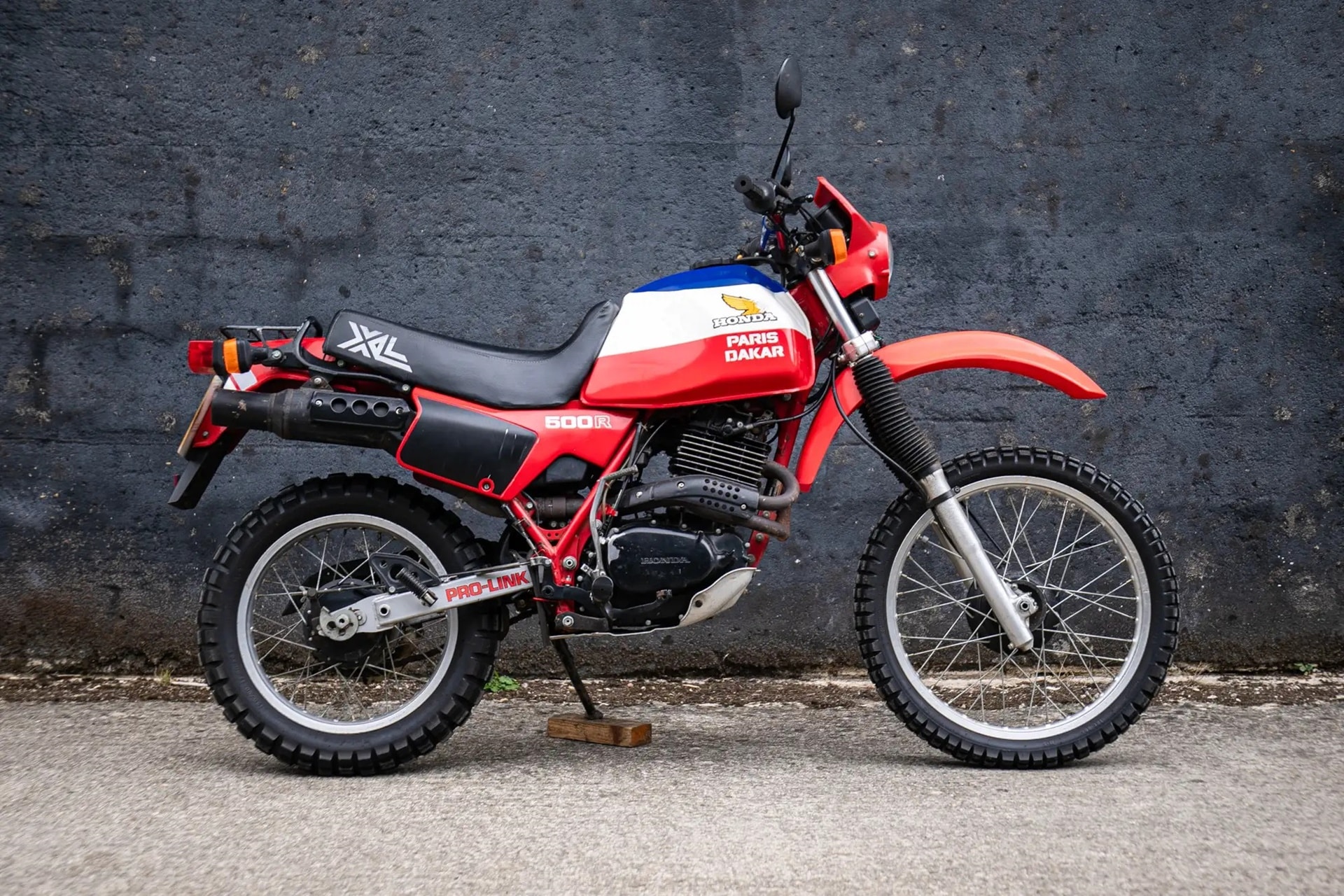 哈里·梅特卡夫 (Harry Metcalfe) 的部分摩托车收藏将于明年 11 月拍卖