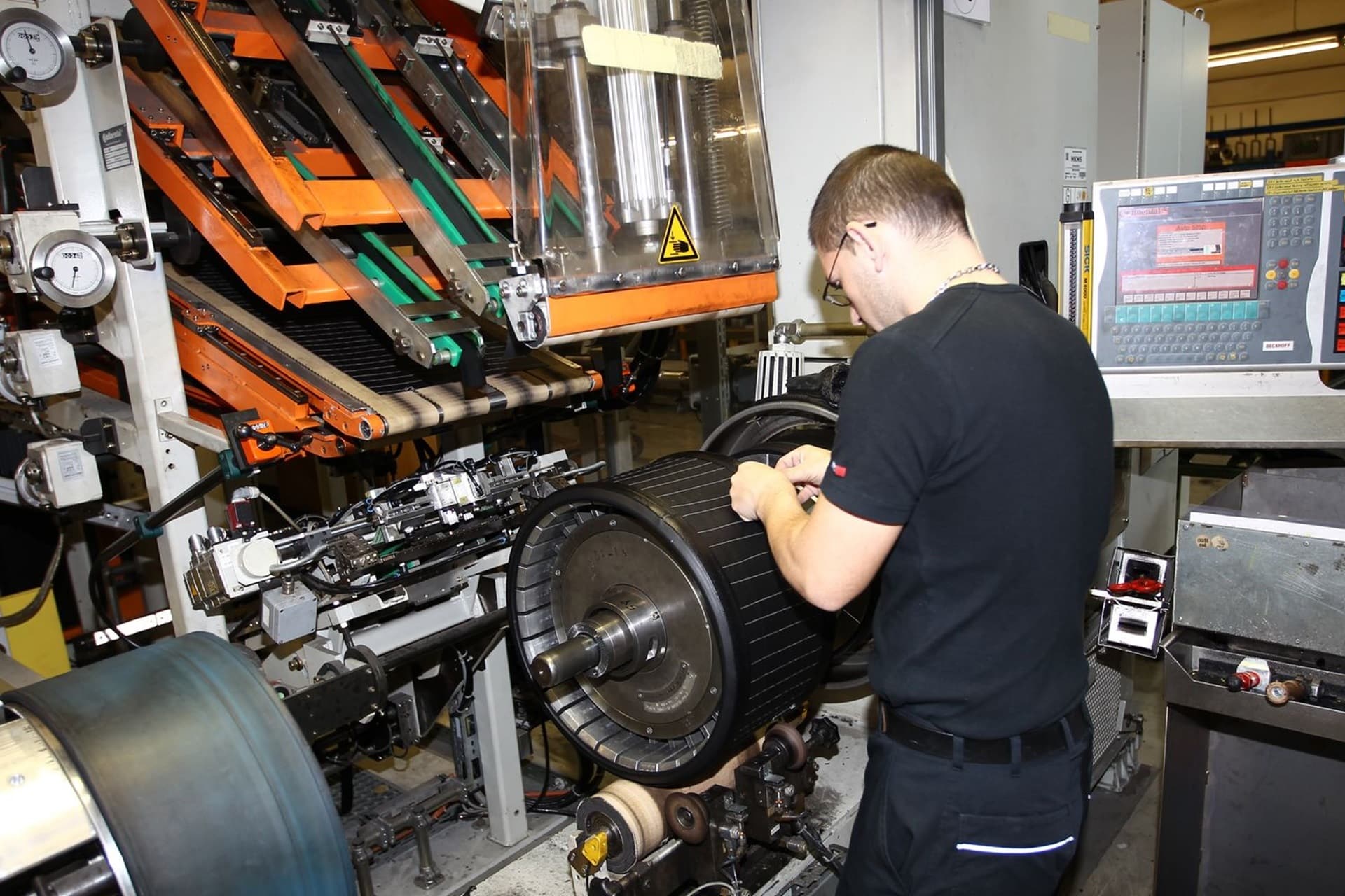 Continental TractionSkin：无需磨合新轮胎的技术