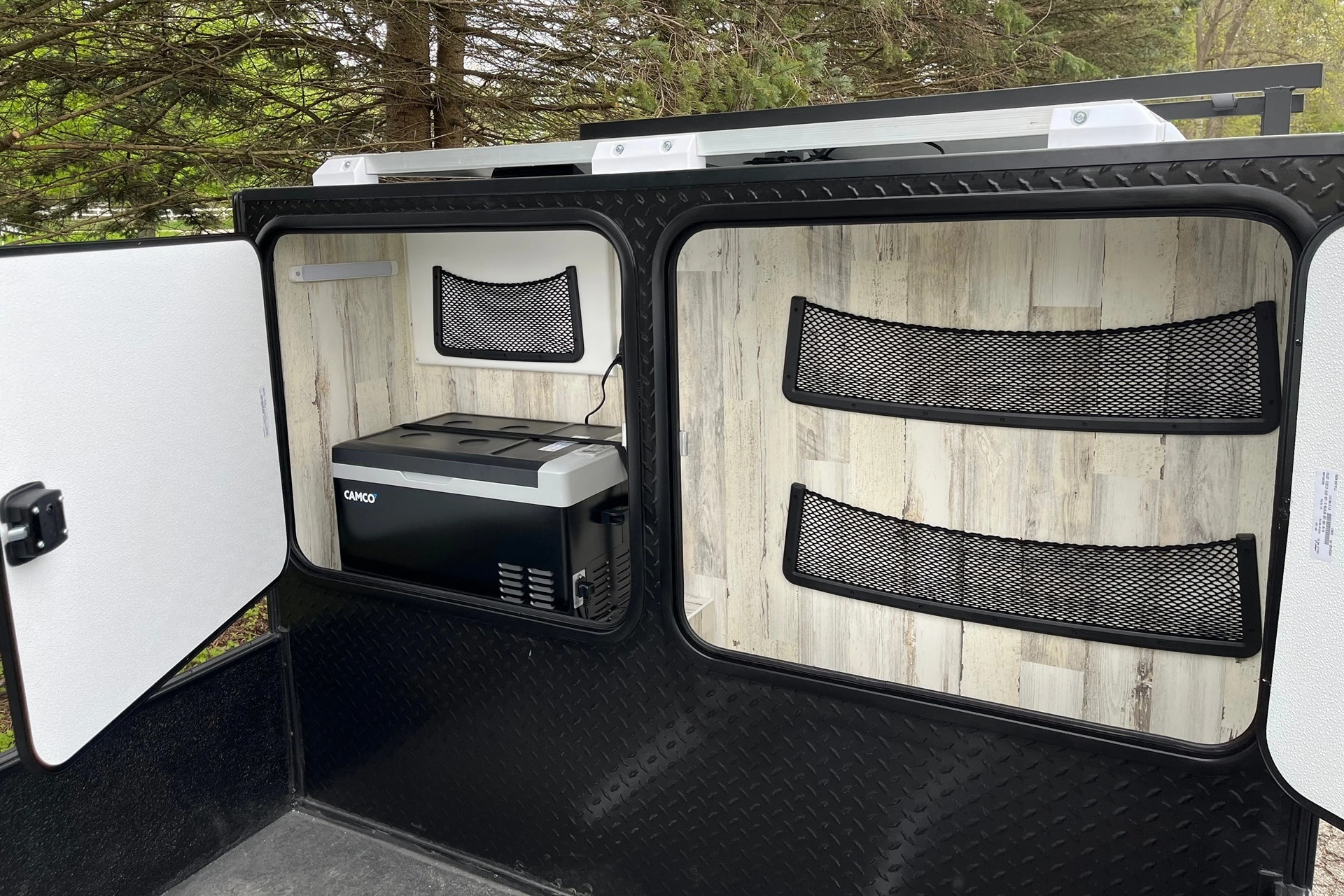 现代越野车 UH18：终极摩托车拖车，包括大篷车