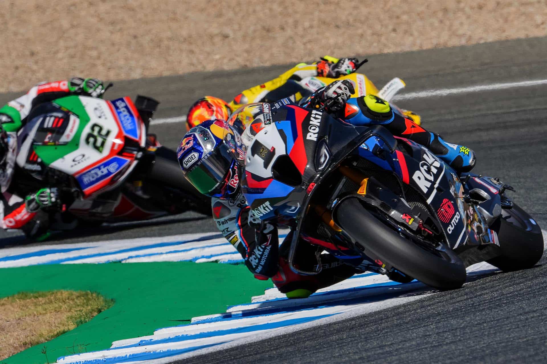 本赛季他成功卫冕冠军，这是很多车手都没有实现过的。