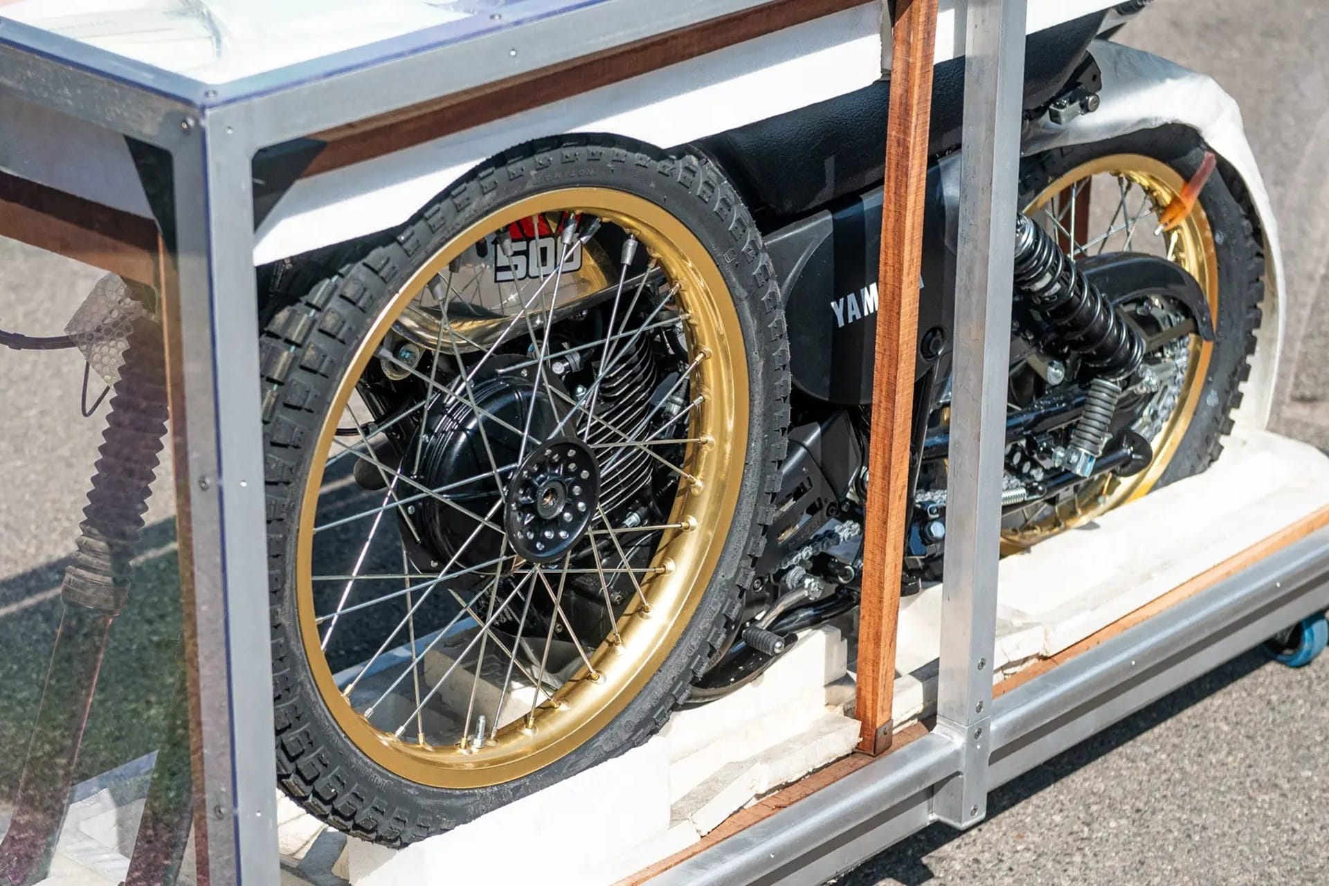 2025年八十年代末的全新雅马哈XT500价格...非常高