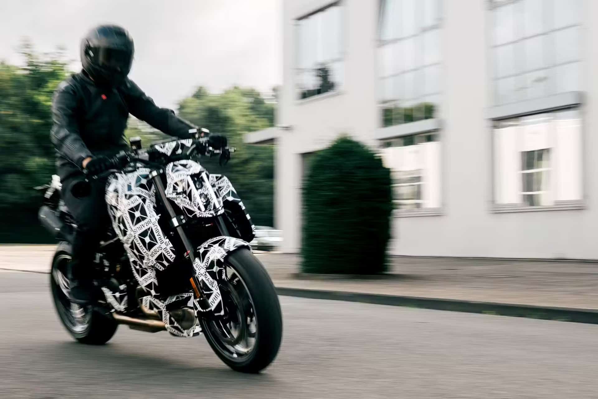 巴博斯 1400 R 签名版 2026