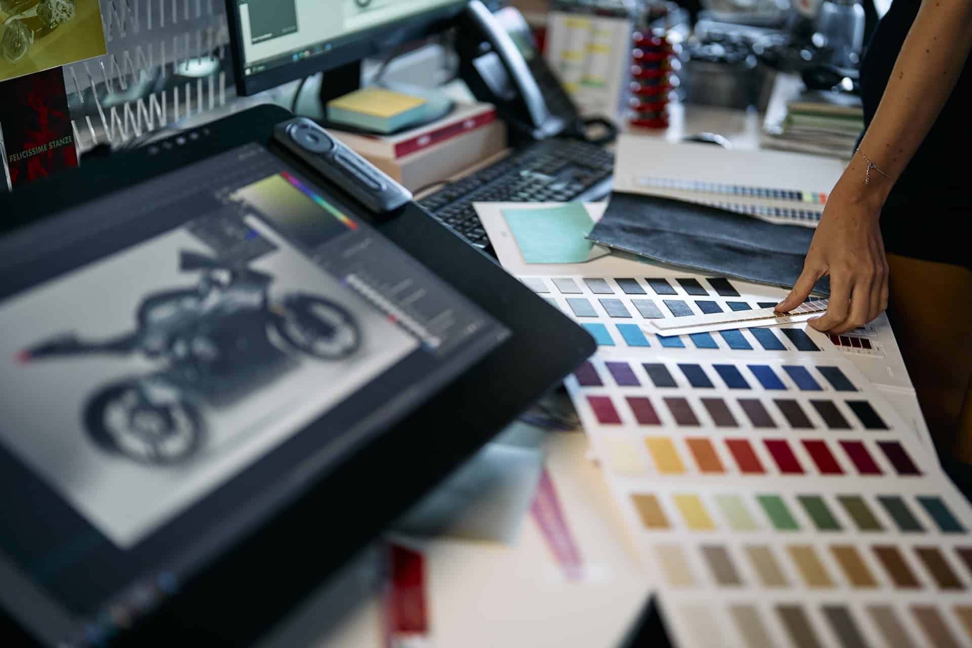 MV Agusta 推出全新定制计划 Sartoria Meccanica