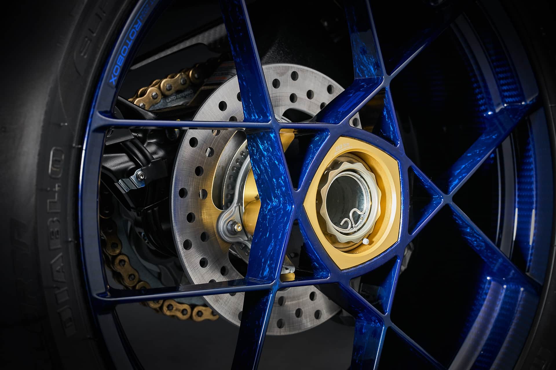 MV Agusta 推出全新定制计划 Sartoria Meccanica