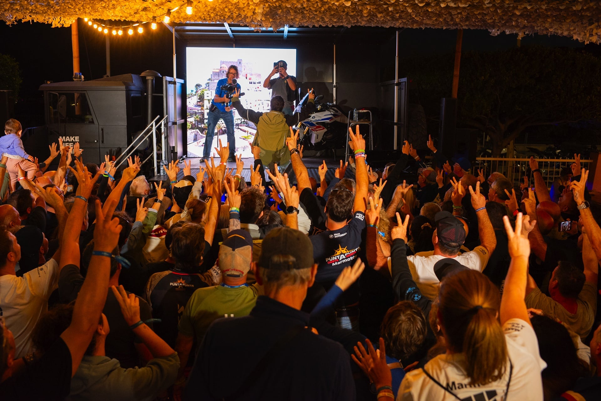 2025 年 BMW 摩托车日：超过 10,000 名参与者和 3,000 次测试使佩尼斯科拉成为全国摩托车运动中心