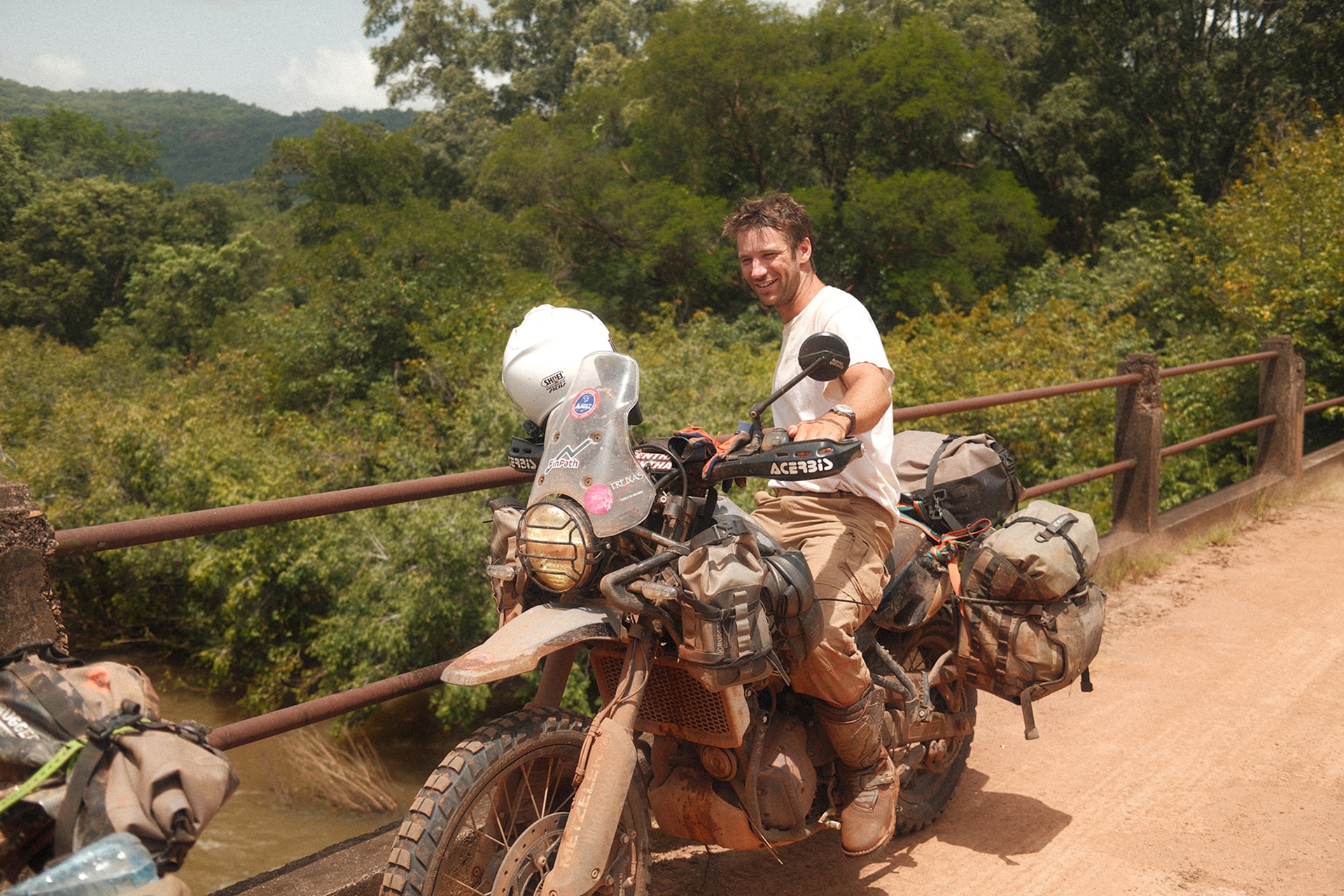 深入非洲：100天骑摩托车2万多公里的冒险