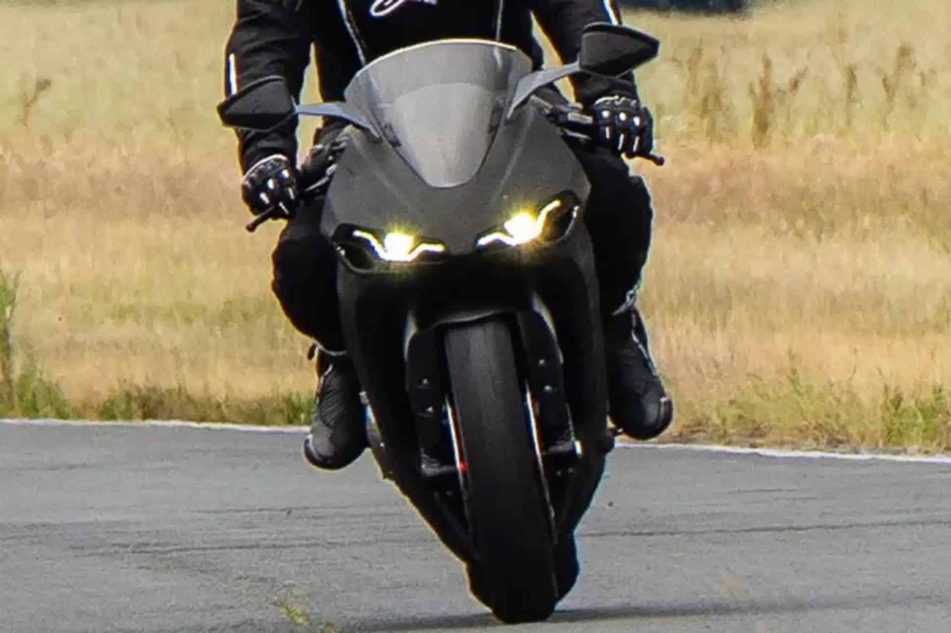 诺顿新款 V4 超级摩托车在正式亮相前亮相