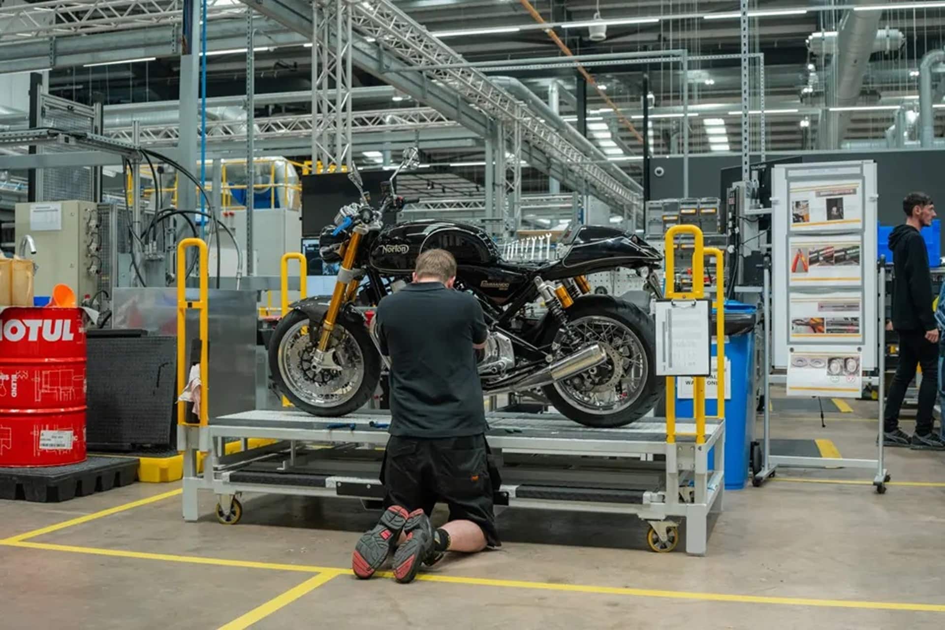 诺顿亮相EICMA 2025 正式发布四款新机型