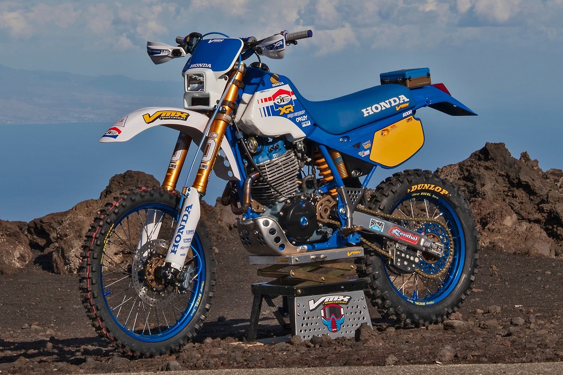 VMX Restomod 设计的本田 XR600R Enduro