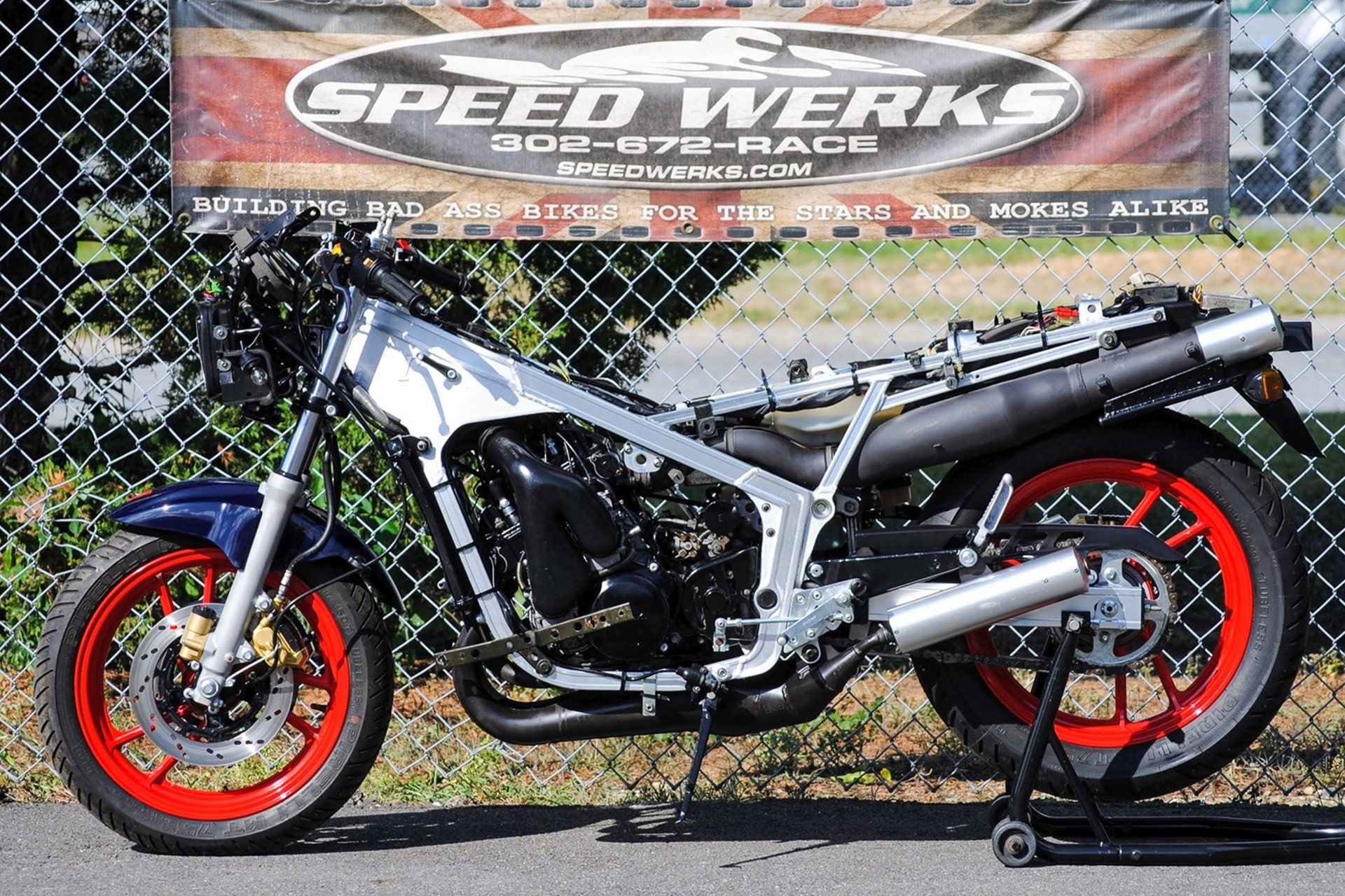 待售梦想自行车：1985 年铃木 RG400 Walter Wolf