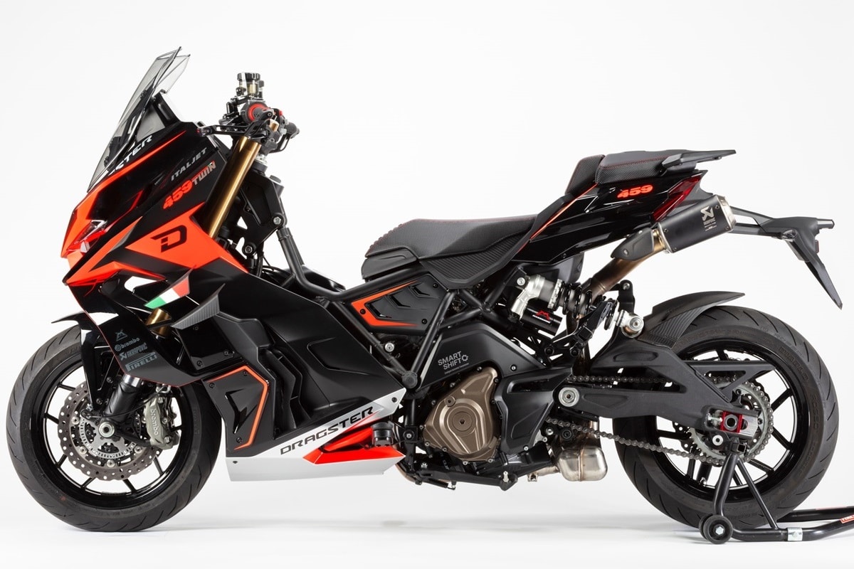 Italjet 的新款 Dragster 459 Twin SmartShift 和 Roadster 400 的全球首发让我们感到高兴