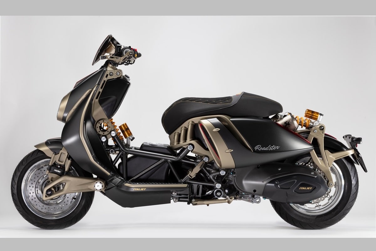 Italjet 的新款 Dragster 459 Twin SmartShift 和 Roadster 400 的全球首发让我们感到高兴