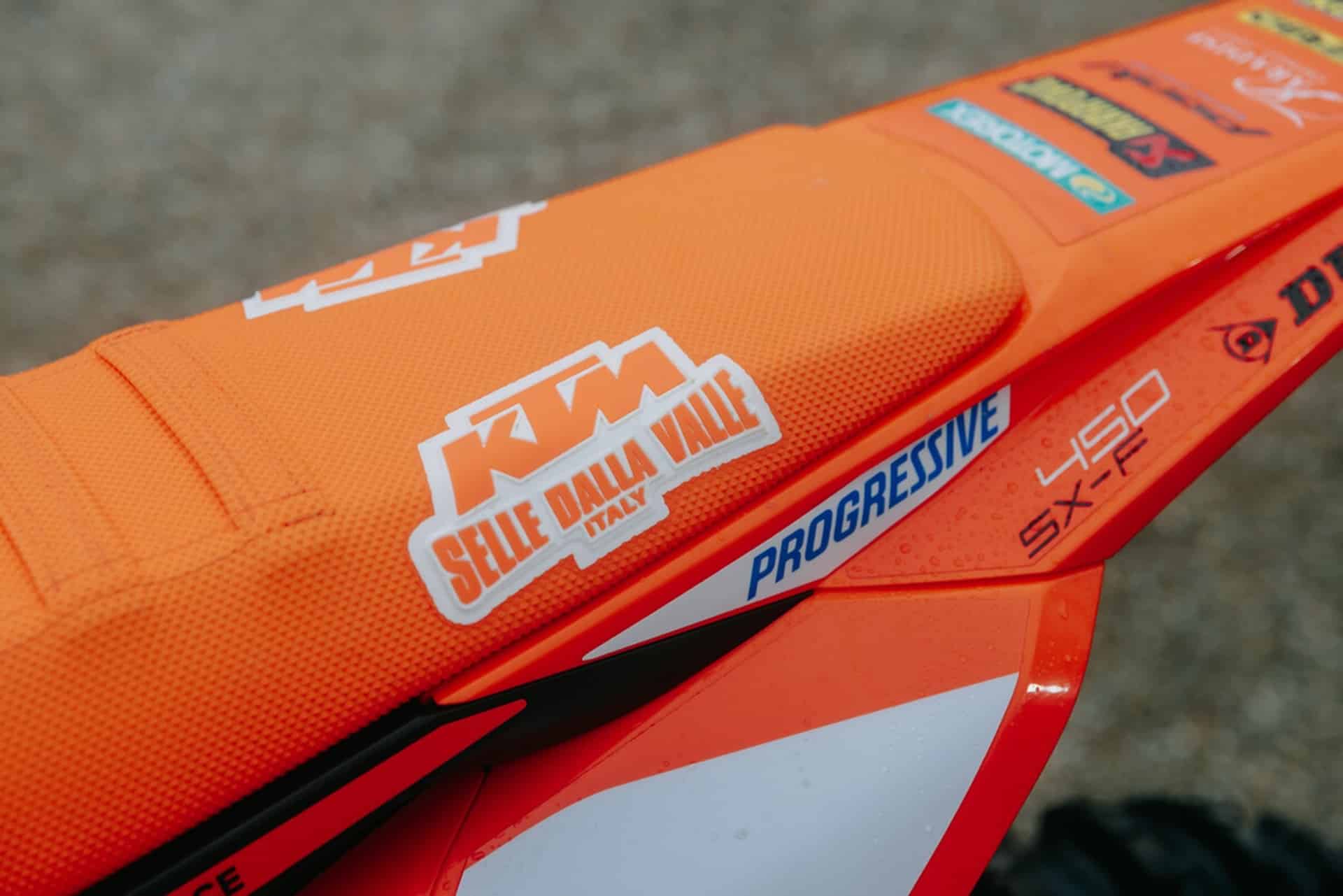 2026 KTM SX-F Factory Edition 回归，树立更高标准