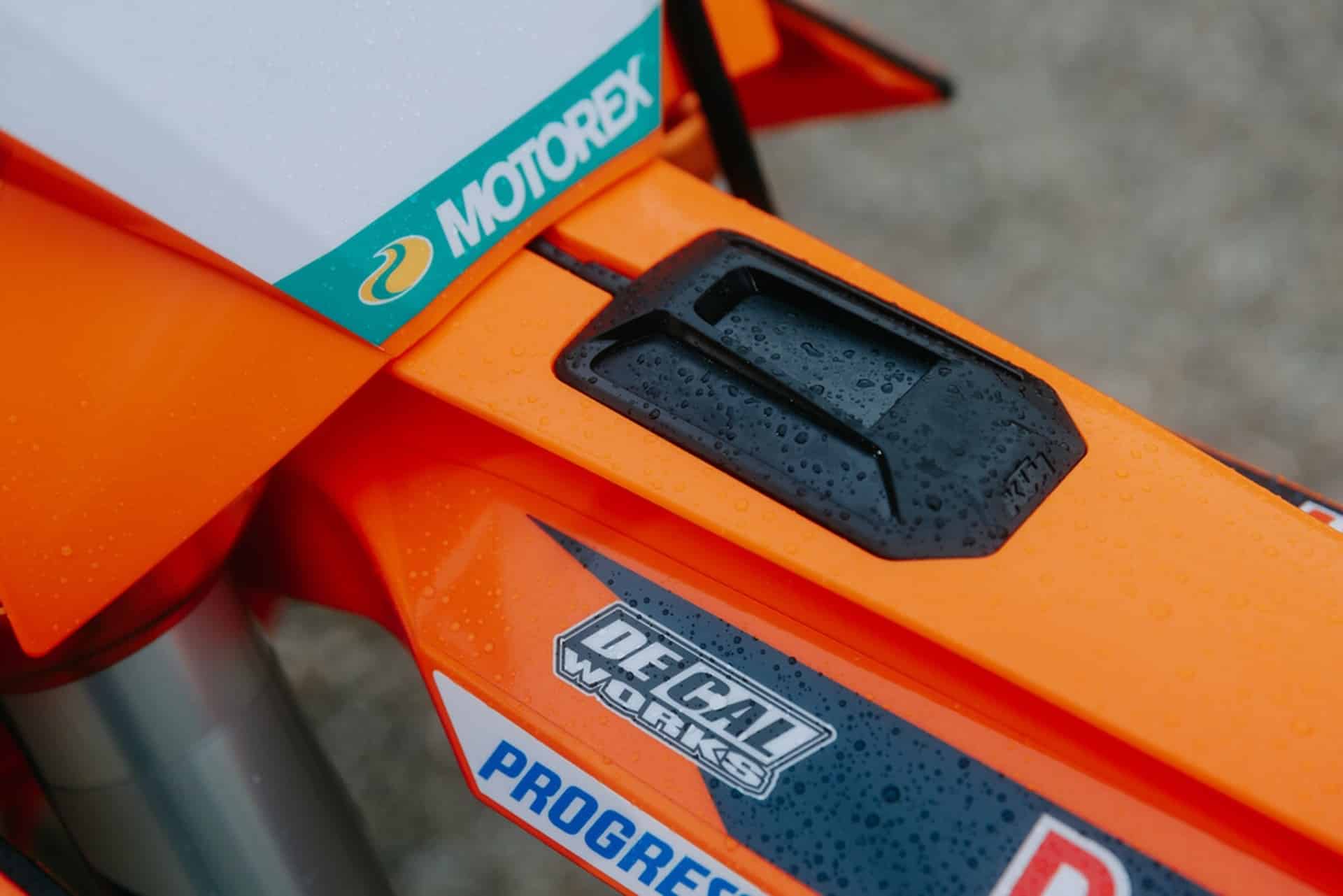 2026 KTM SX-F Factory Edition 回归，树立更高标准