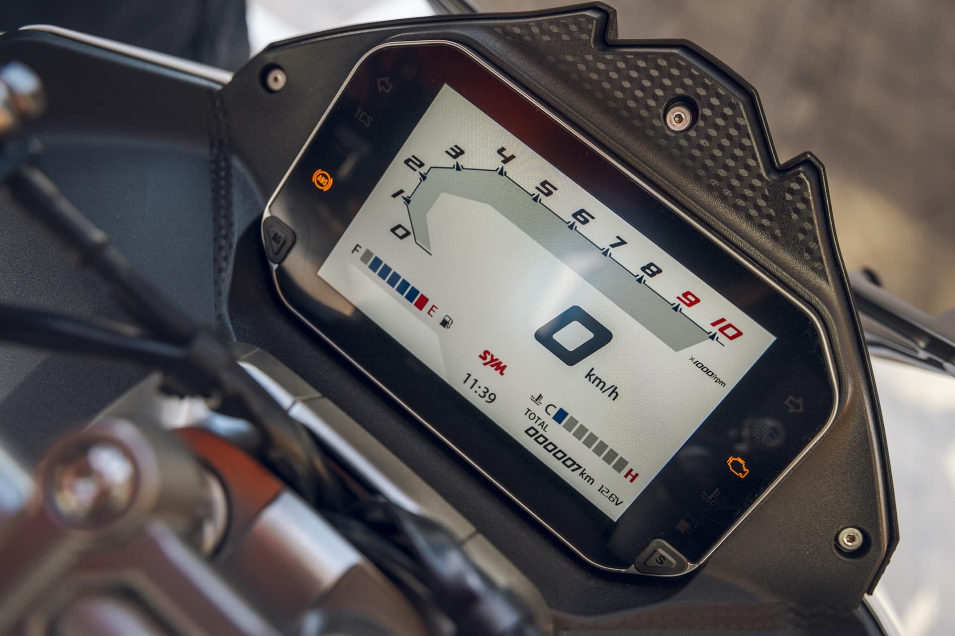 SYM 通过新颖且有吸引力的促销活动强化其跨界产品系列